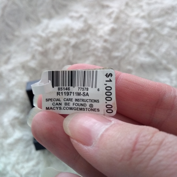 EUC Macy's sapphire and gold ring - Picture 4 of 10